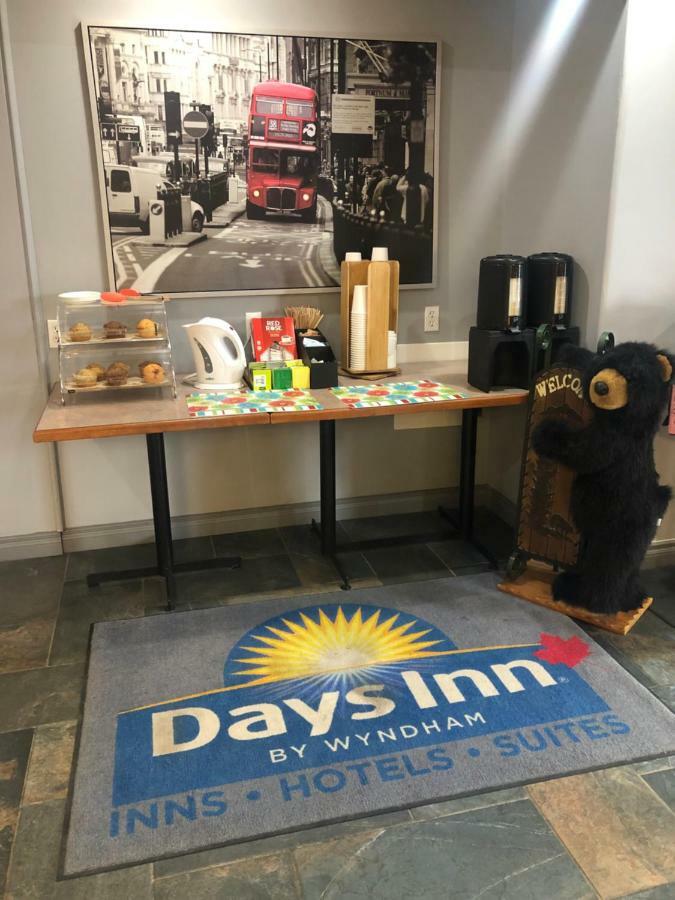 Days Inn By Wyndham Гінтон Екстер'єр фото